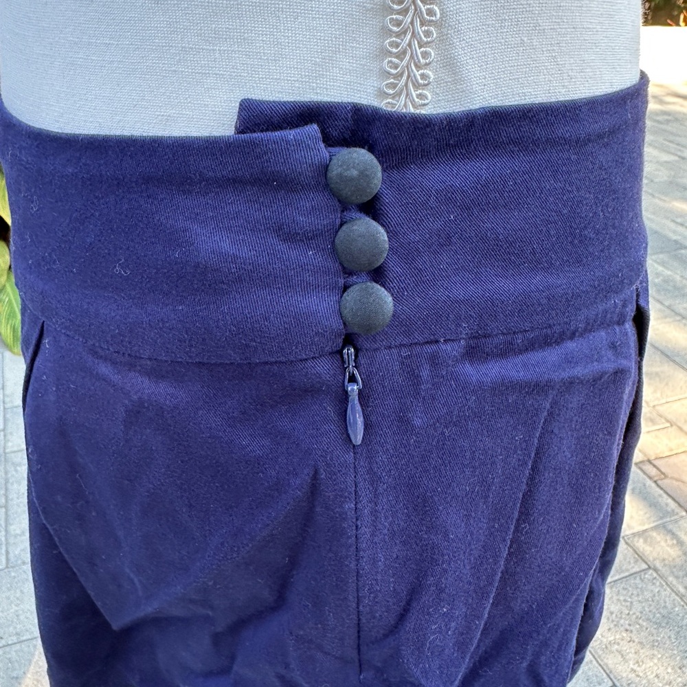 Elegant Navy Floral Brocade Skirt - Picture 3 of 4